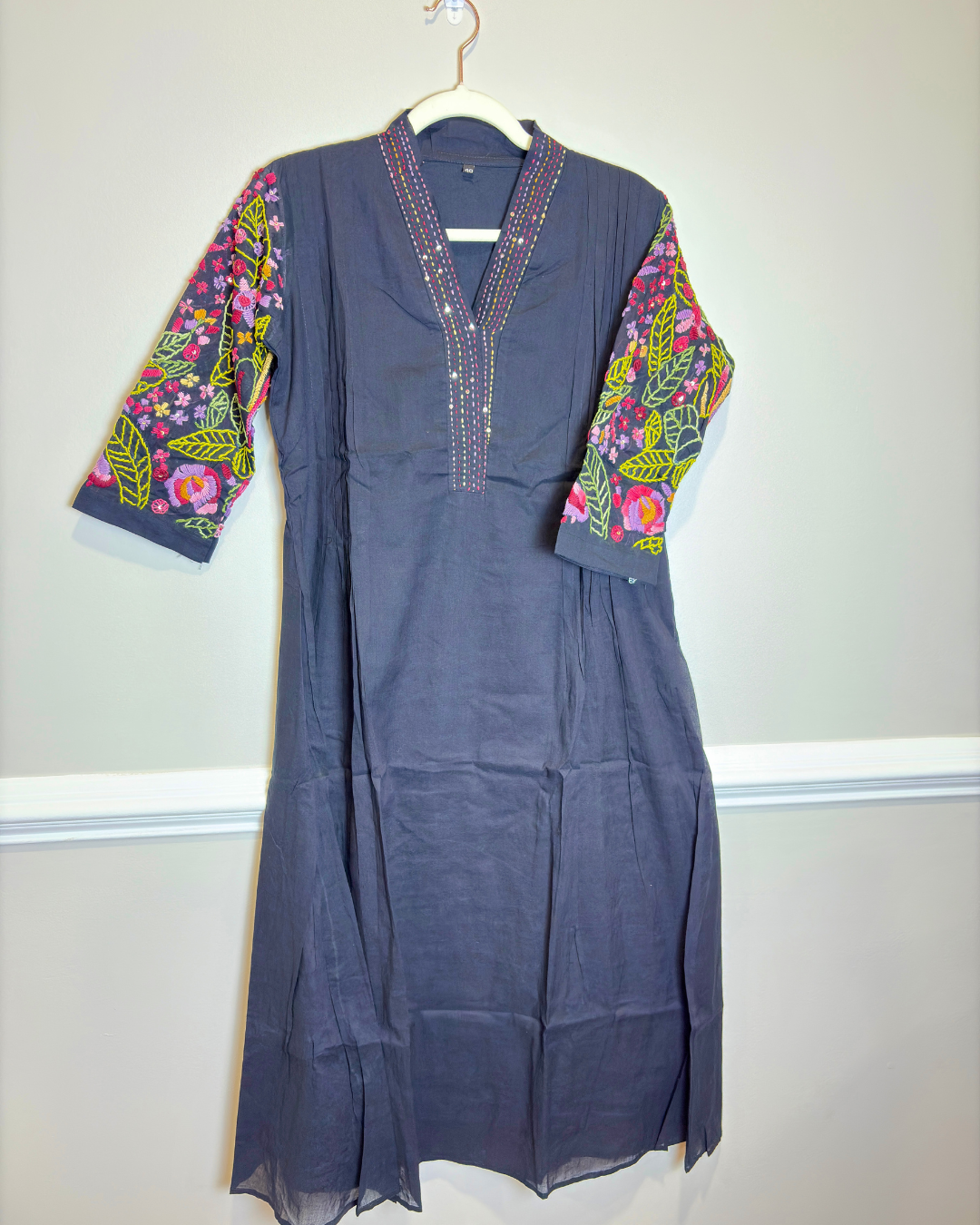 Dress/Kurta with Rich Hand Embroidery on Sleeves