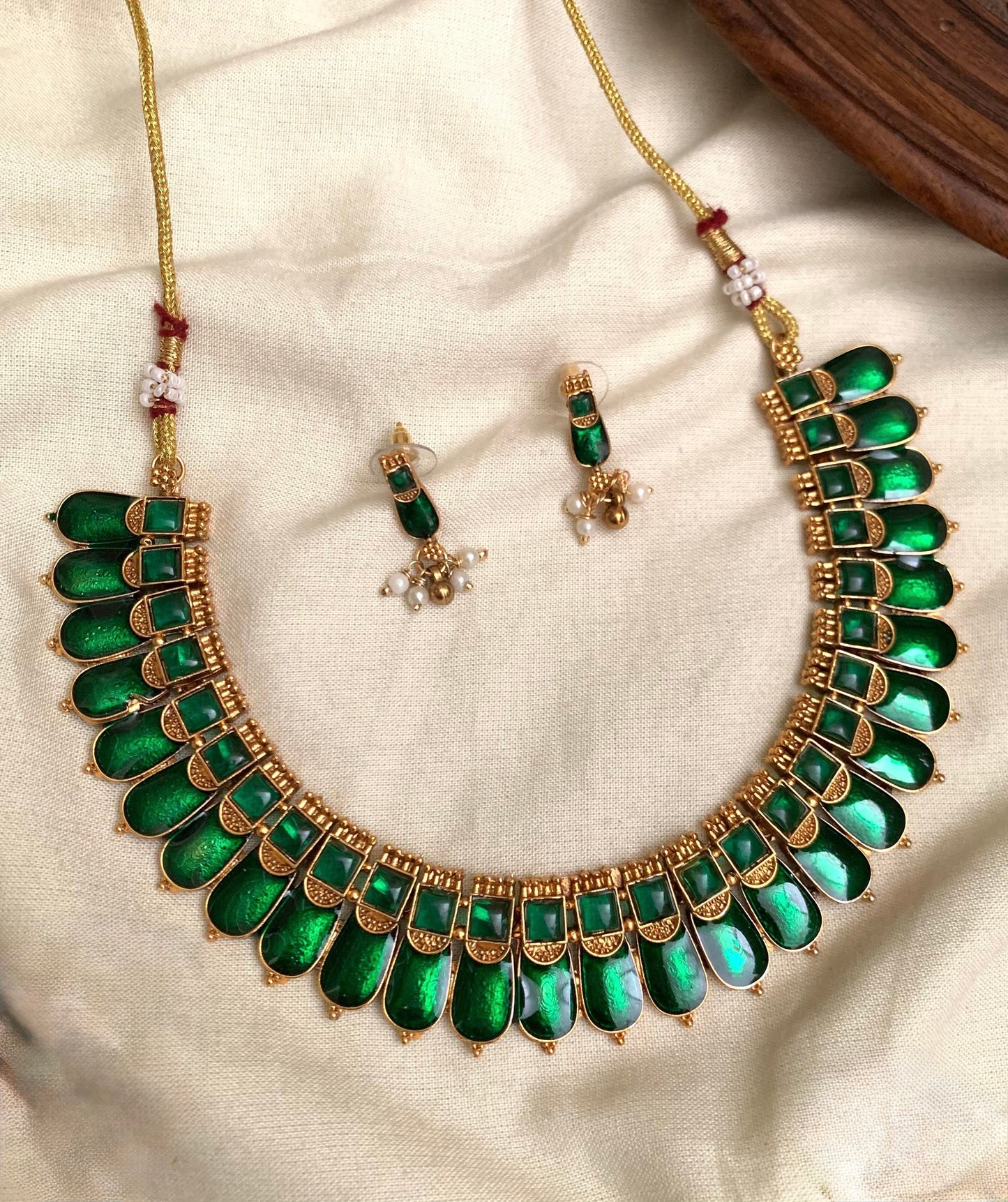 Naga - Green Naghabhadam Necklace with studs