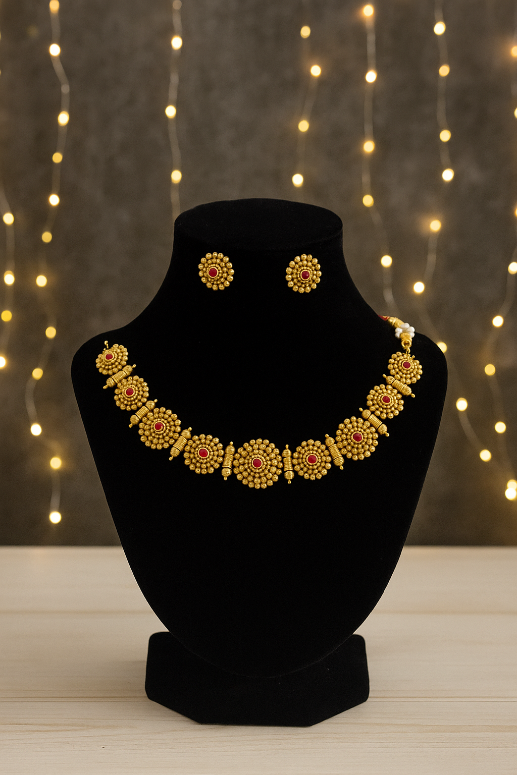 Chakra - Choker with Studs - Red