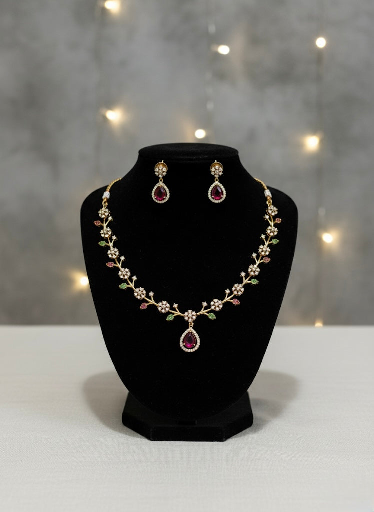 AD Simple Floral Necklace