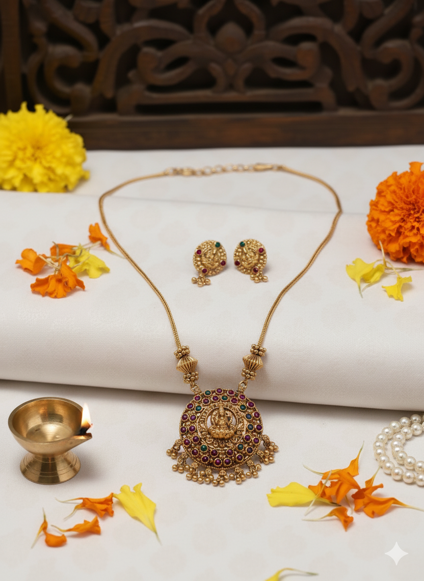 Simple Golden and Red Pendant Necklace