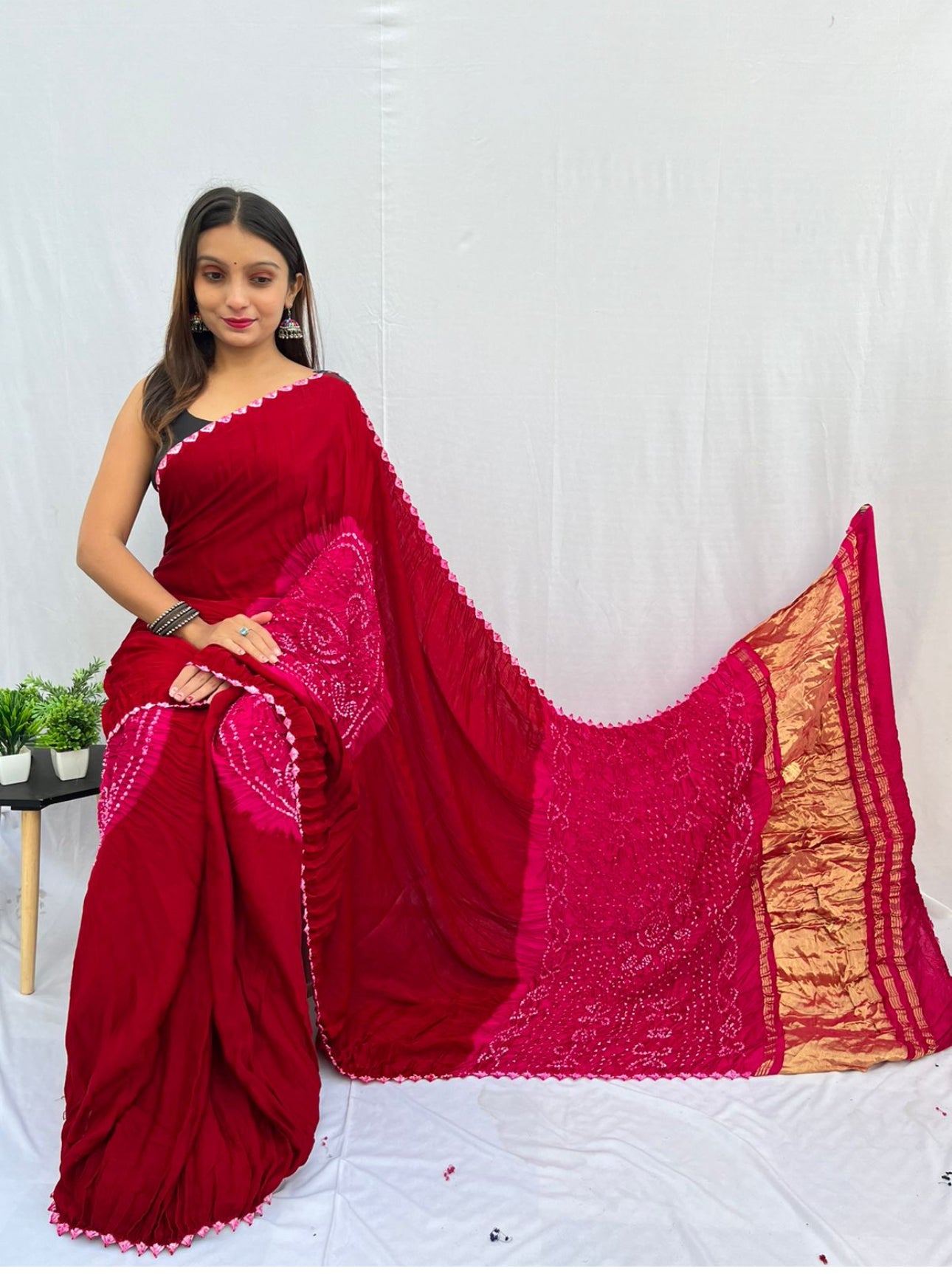 Gajji Silk Hand Tied Bhandhini/Bandej Saree with Contrast Round Design and Lagdi Patta