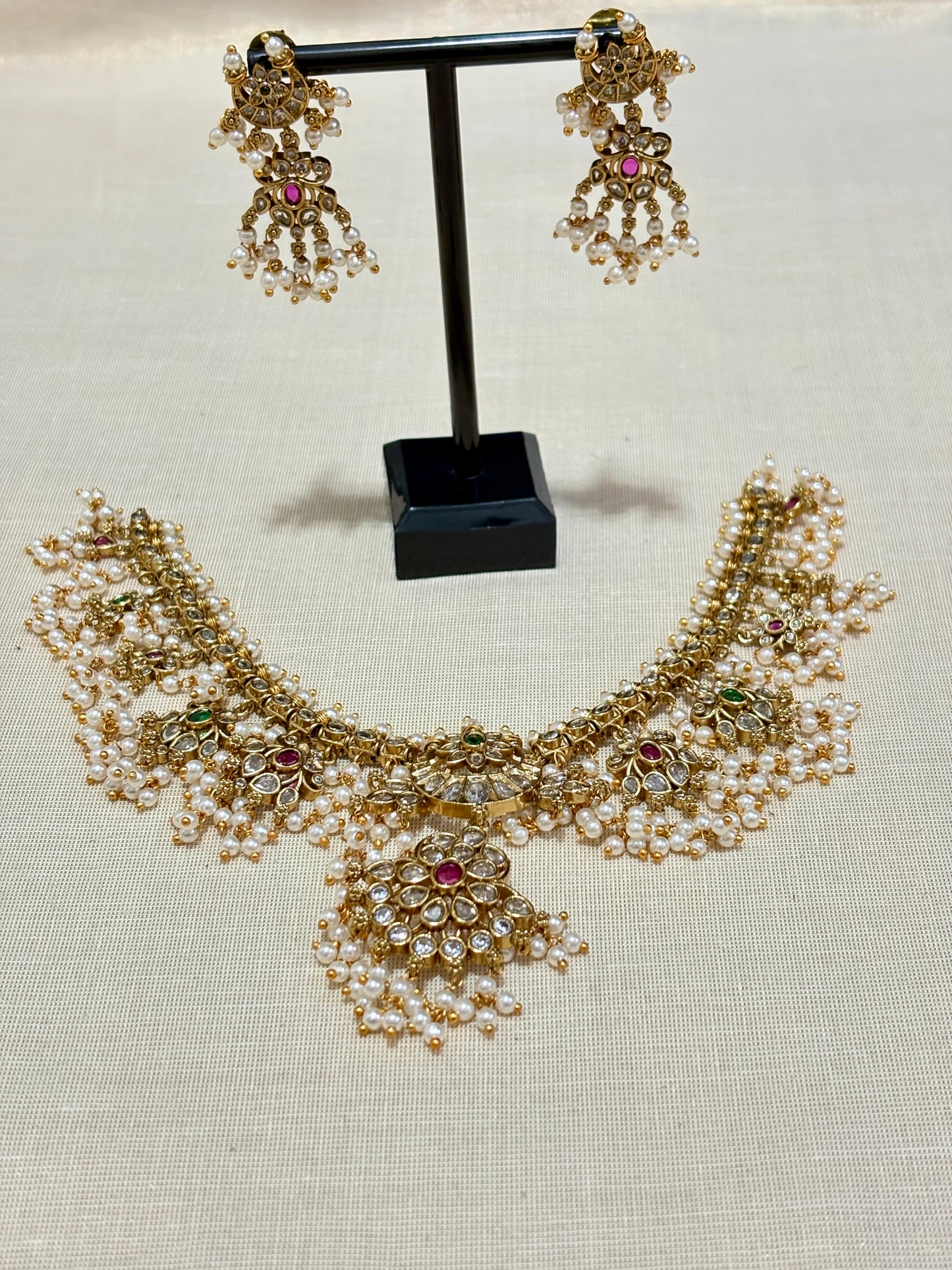 Jadau Kundan Guttapusalu Necklace