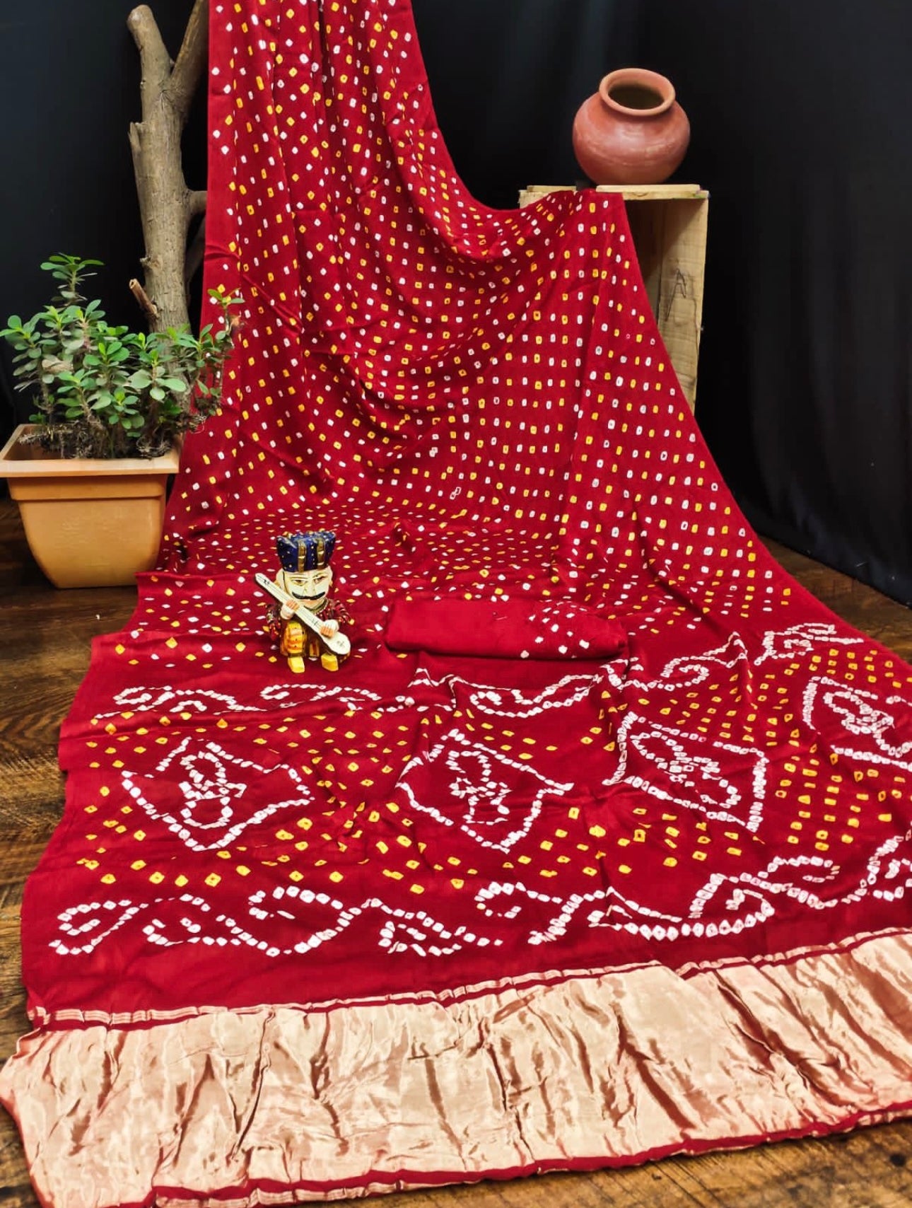 Hand Tied Bhandini/Bandhej Gajji Silk Saree with Lagdi Patta