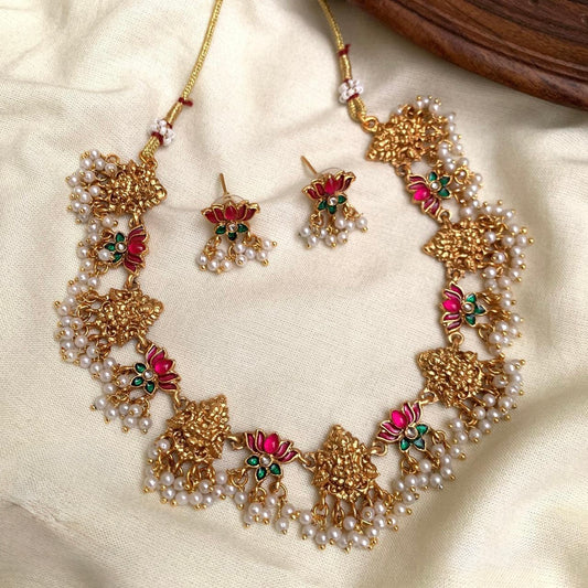 Kamala Lakshmi - Necklace with Pearls - Pink and Green