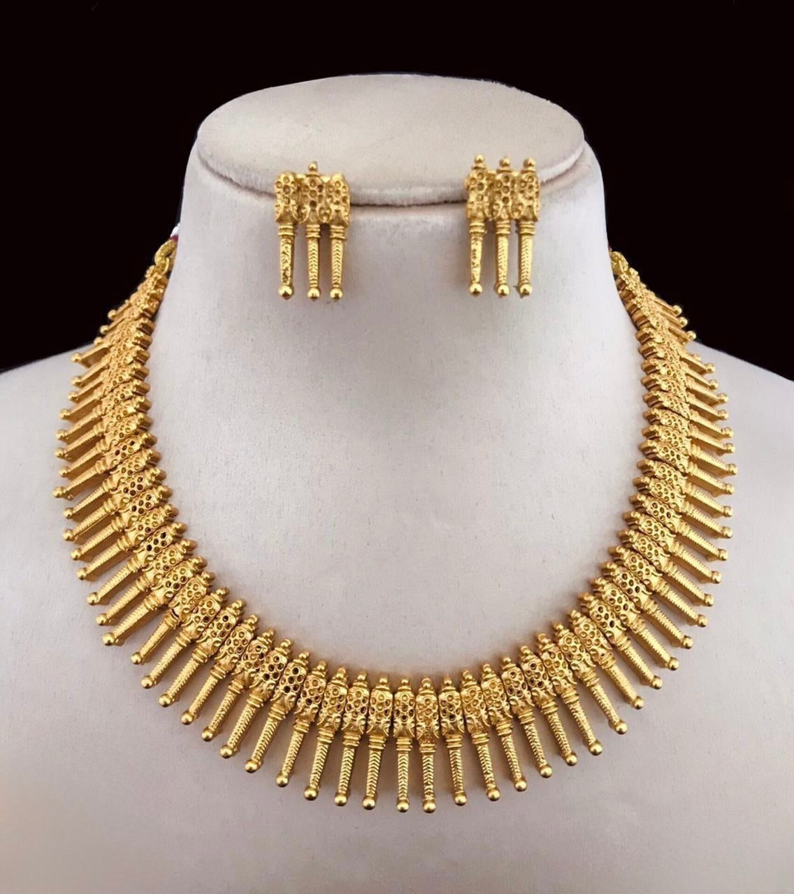 Mallika - Traditional Kerala Mullamottu Necklace set with earring