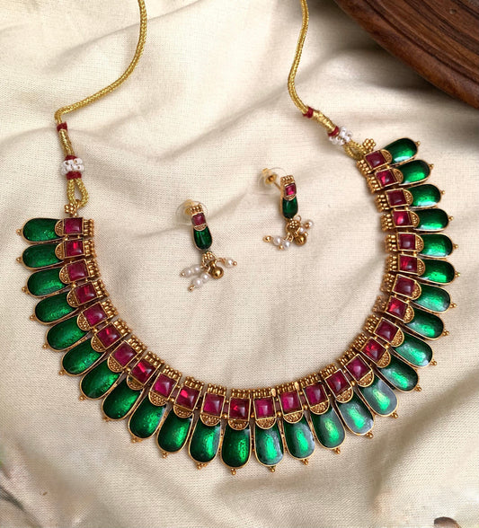 Naga - Green and Red Naghabhadam Necklace with studs