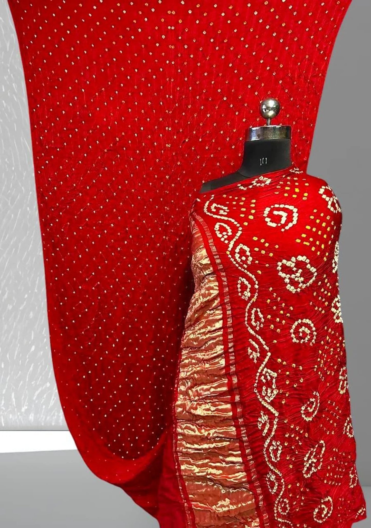 Hand Tied Bhandini/Bandhej Gajji Silk Saree with Lagdi Patta