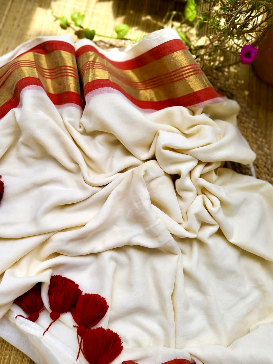 Manga - Red and White Mul Cotton Saree | Kerala Onam Saree