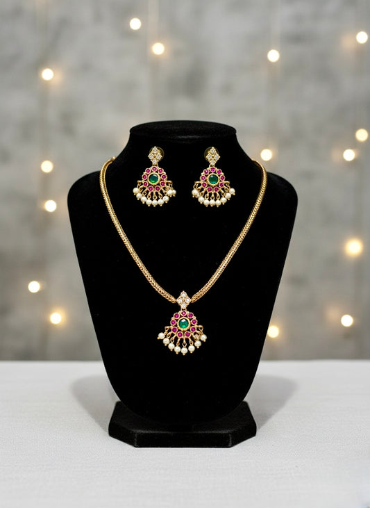 Simple Necklace with Pendant