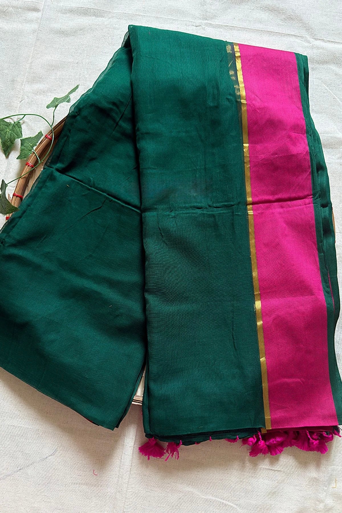 Rang - Green and Pink Mul Cotton Saree