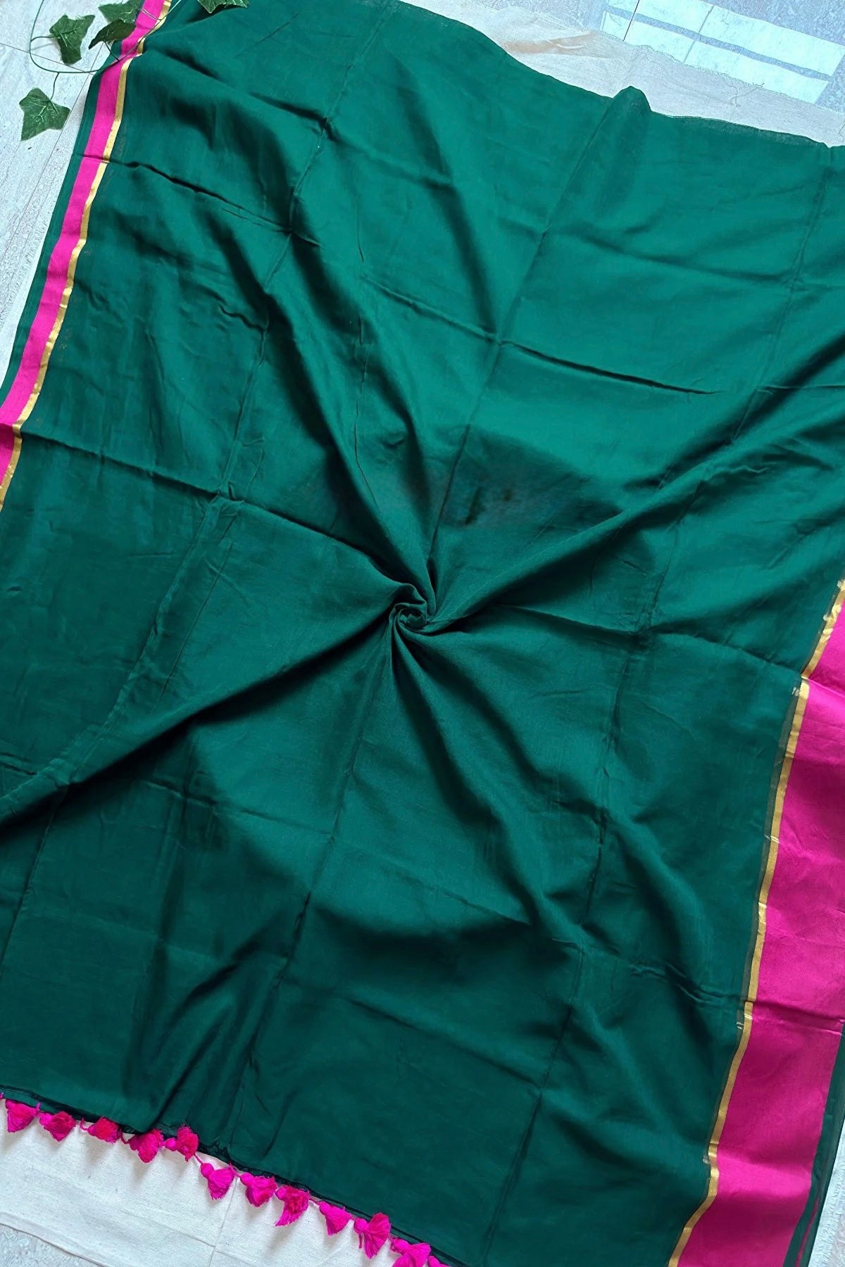 Rang - Green and Pink Mul Cotton Saree