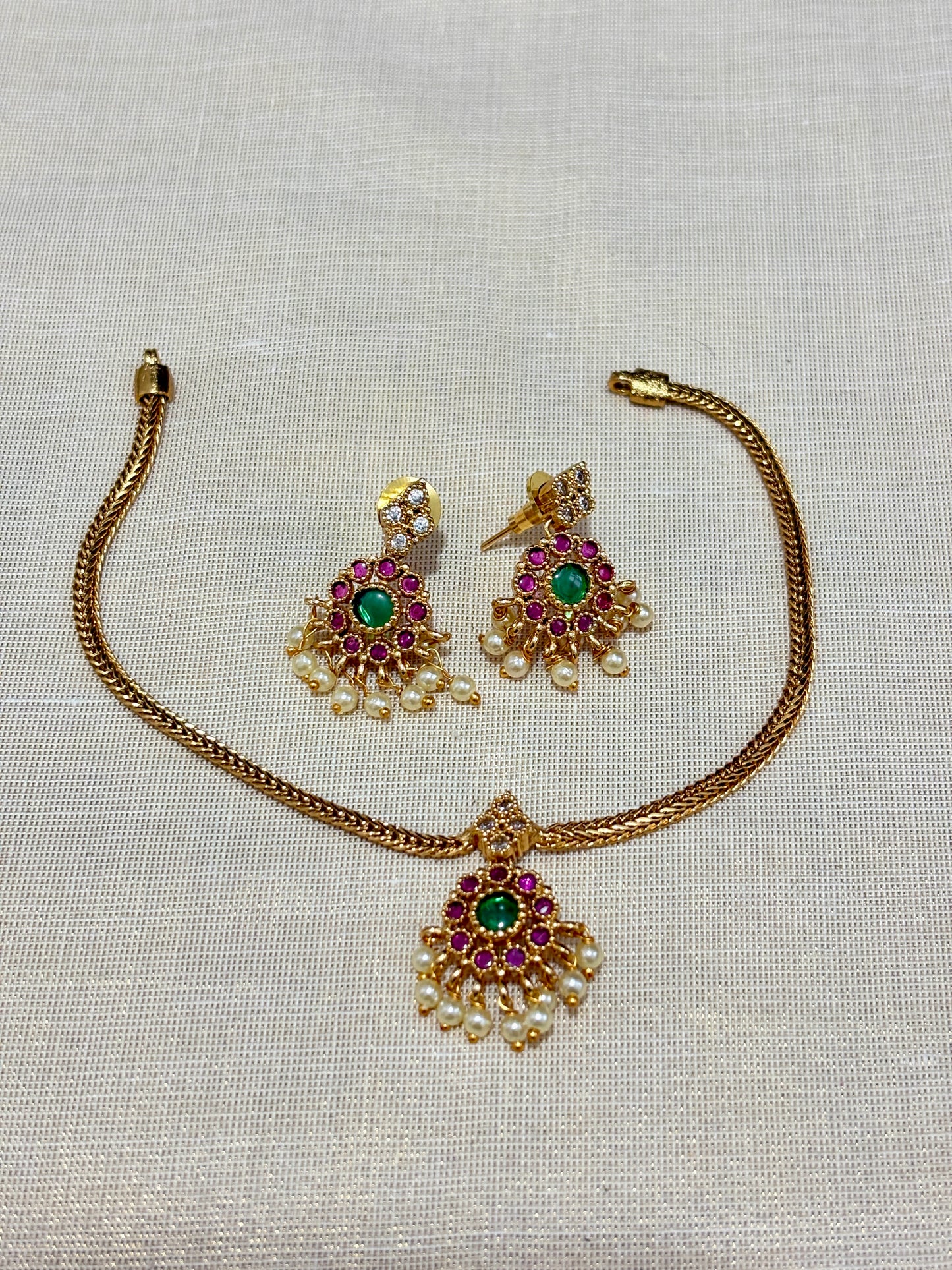 Simple Necklace with Pendant