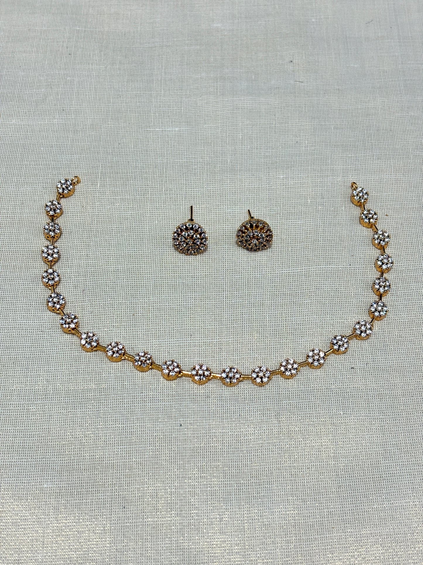 Simple AD White Stone Necklace