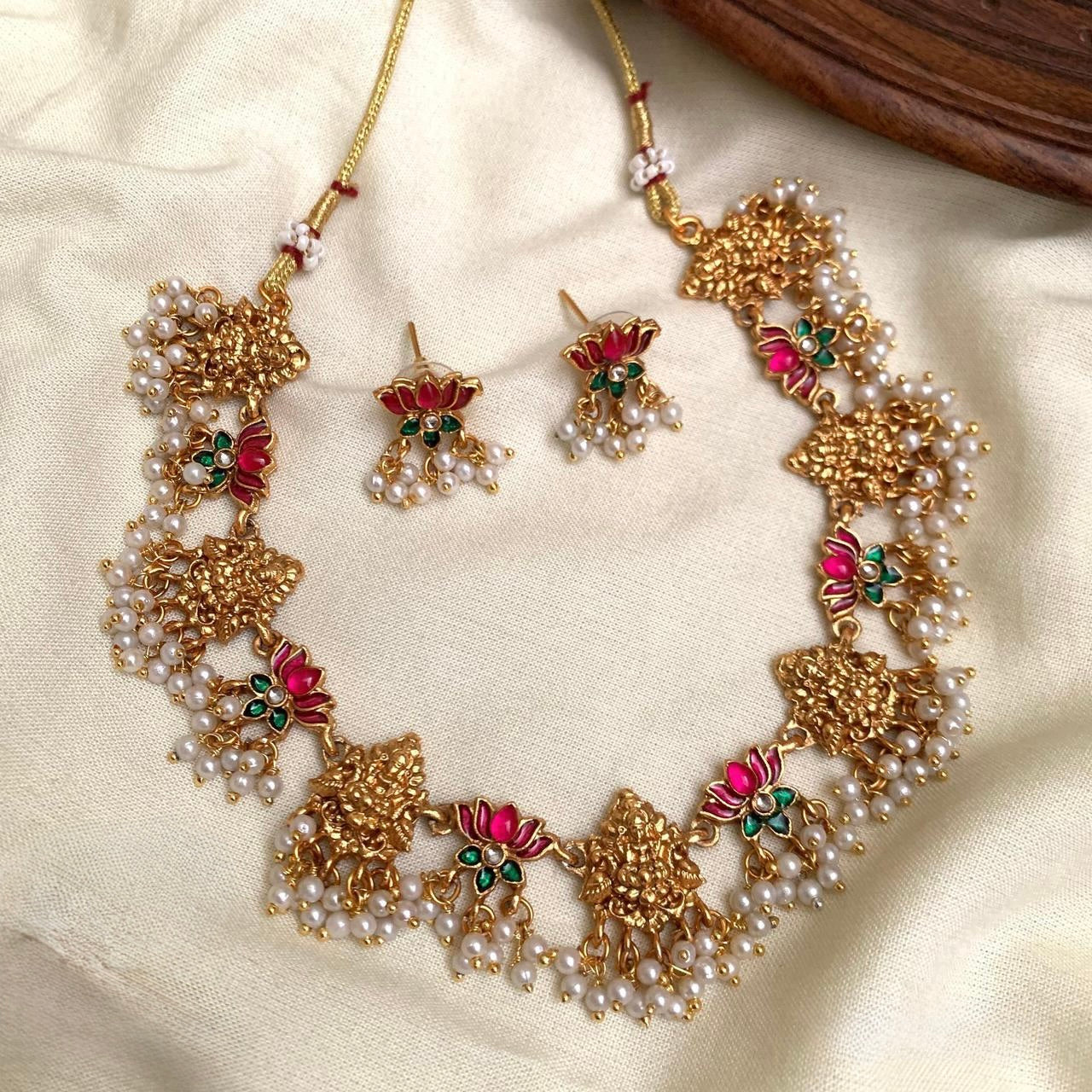 Kamala Lakshmi - Necklace with Pearls - Pink and Green