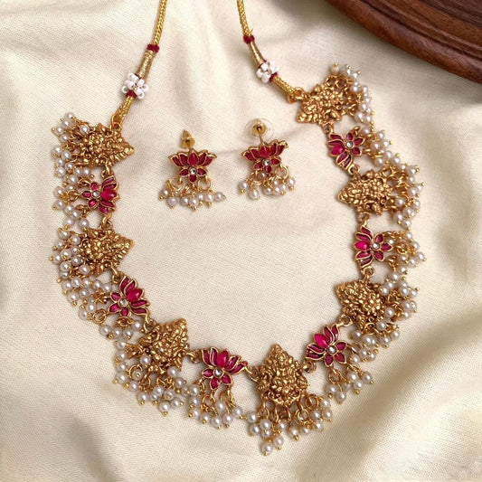 Kamala Lakshmi - Necklace with Pearls - Pink