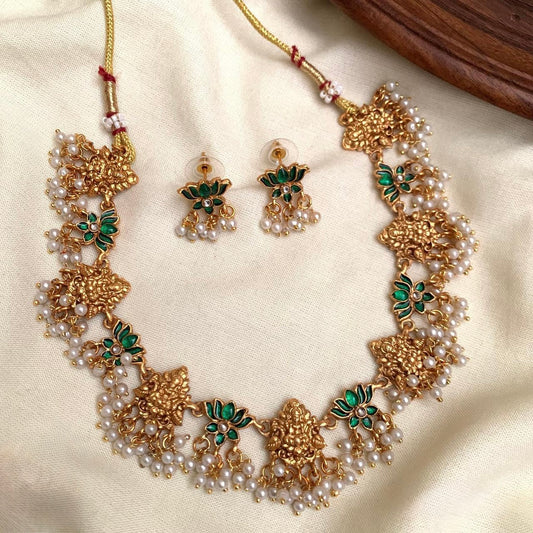 Kamala Lakshmi -  Necklace with Pearls - Green