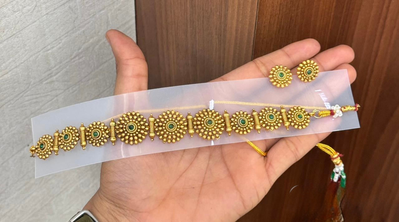 Chakra - Choker with Studs - Green