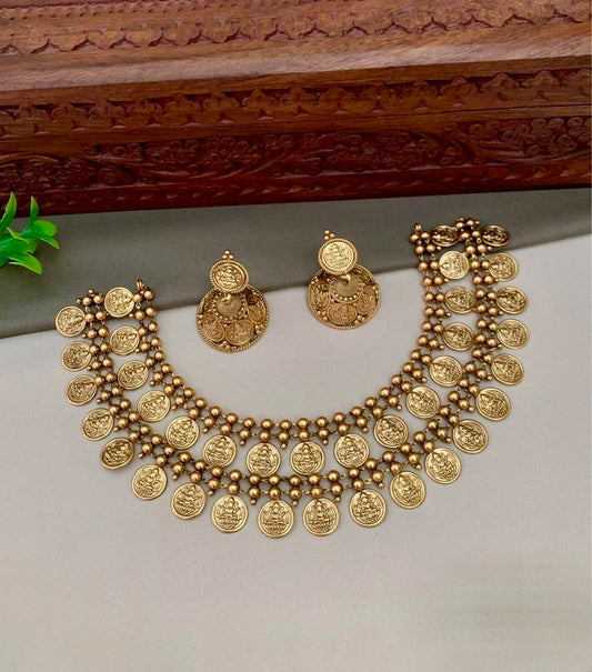 Ishani - Double Layer Kaashu Necklace Set with Matching Earrings