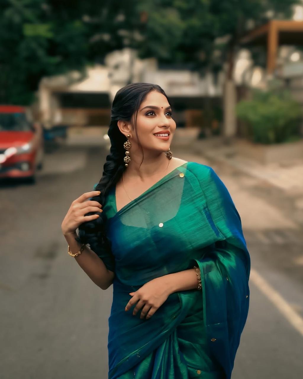 Mayoora - Peacock Green Tissue Saree with Sequins
