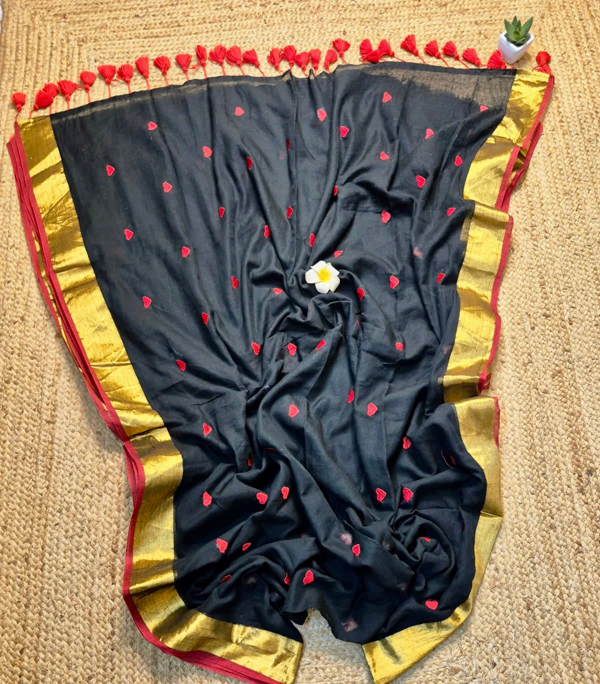 Dil - Black and Red Mul Cotton Saree with Heart