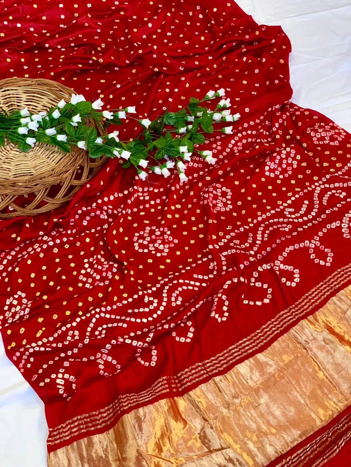 Hand Tied Bhandini/Bandhej Gajji Silk Saree with Lagdi Patta